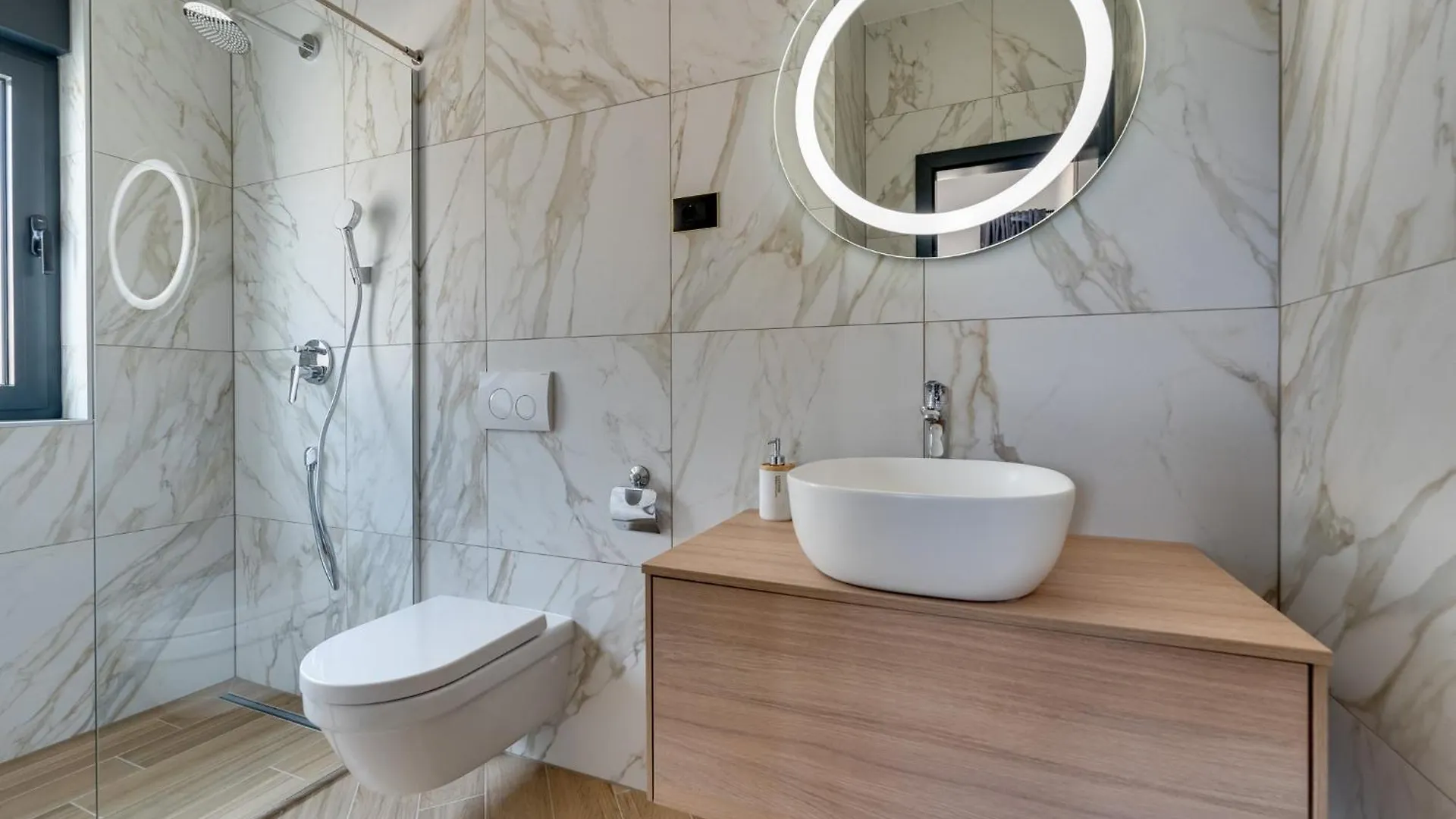 Luxury Villa Verbenico Hills- Amazing Sea View, Pool With Whirpool And Waterfall, Beach, In Famous Wine Region - Your Holiday With Style Vrbnik  Vrbnik (Primorje-Gorski Kotar)