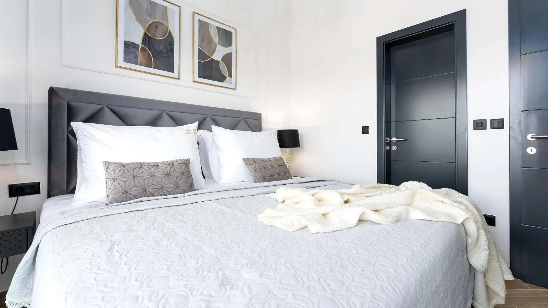 Luxury Villa Verbenico Hills- Amazing Sea View, Pool With Whirpool And Waterfall, Beach, In Famous Wine Region - Your Holiday With Style Vrbnik  0*, Vrbnik (Primorje-Gorski Kotar) Kroatien