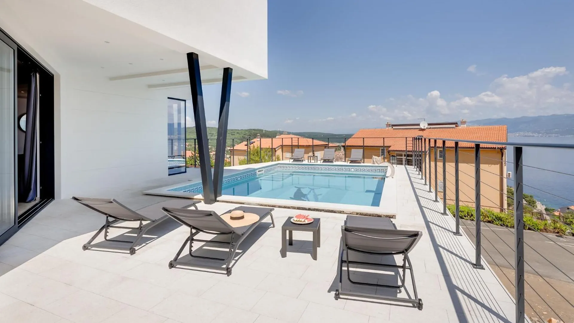 Luxury Villa Verbenico Hills: Seaside Retreat with Pool and Wine Vrbnik